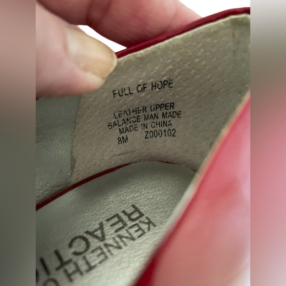 Kenneth Cole Reaction Full of Hope patent leather heels, size 8 - Picture 5 of 6